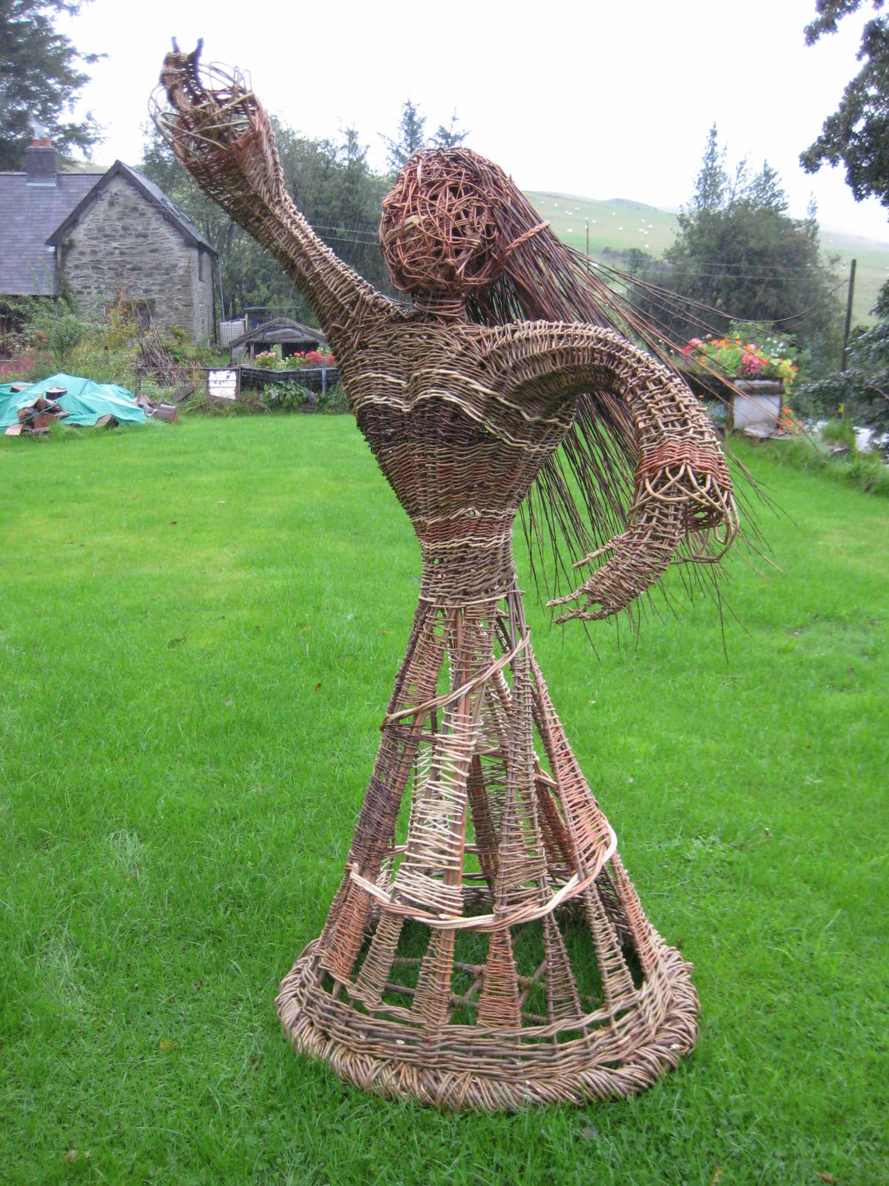 Dancing Lady willow sculpture