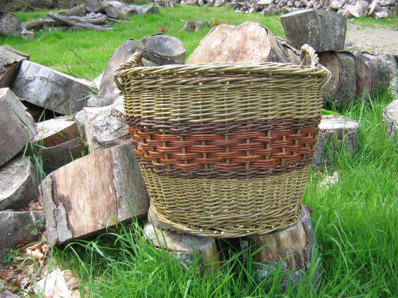 Willow log basket commission