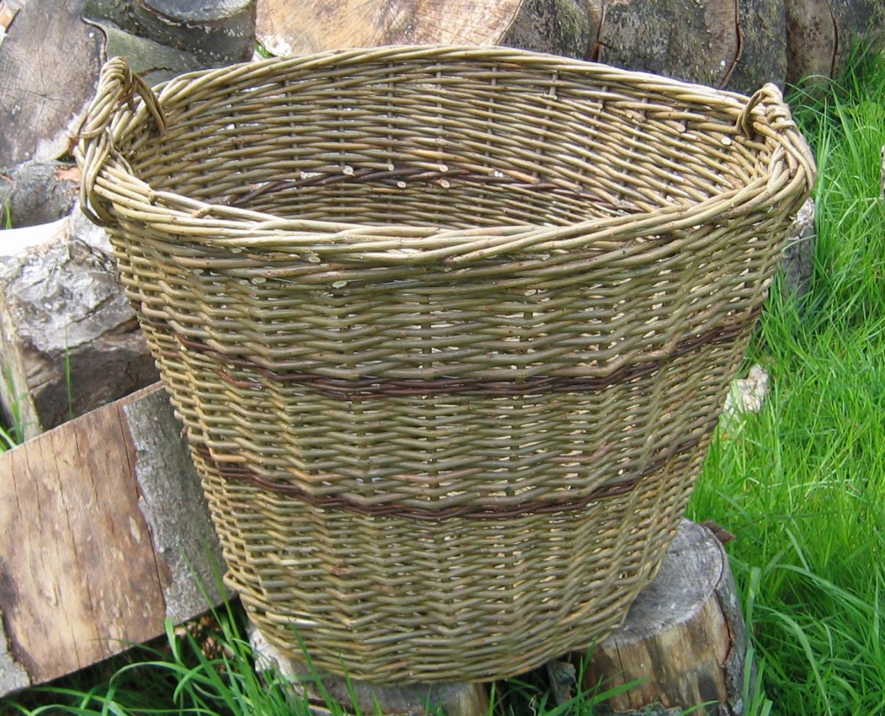 Willow log basket